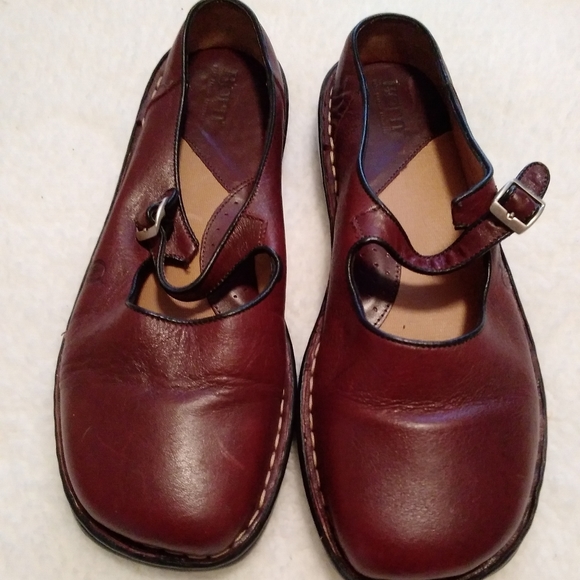 Born Shoes - BORN Leather Mary Jane Clogs